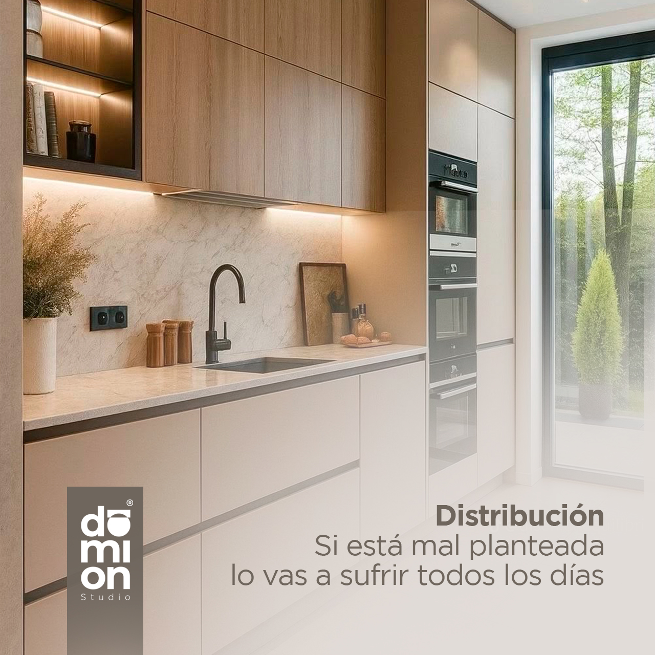 Cocina a medida con distribución bien planteada