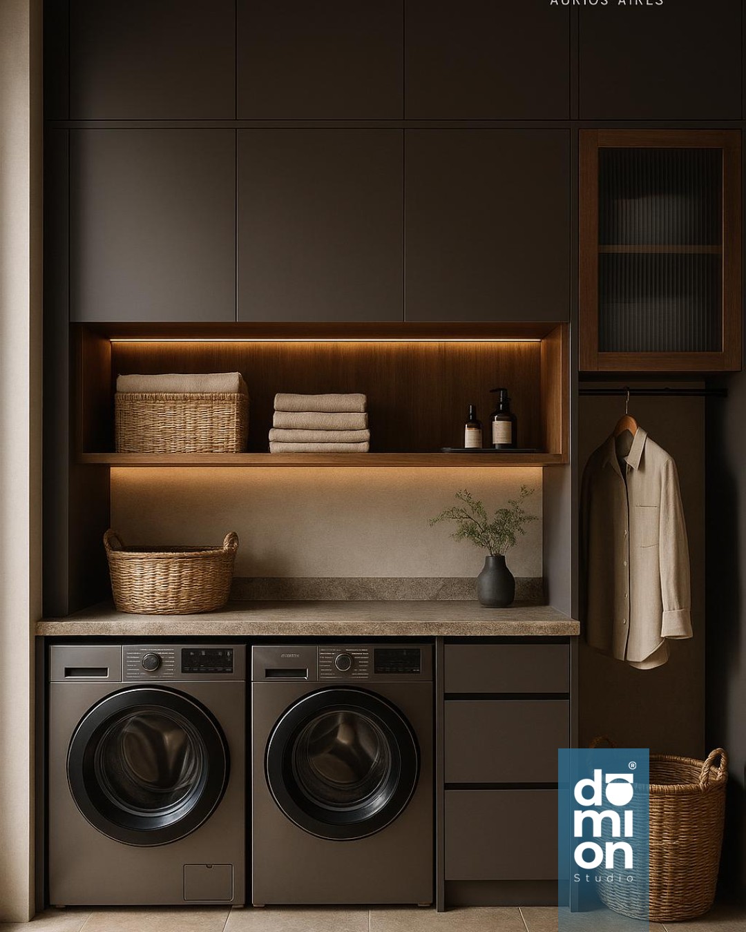 Cómo integrar guardado, planchado y limpieza en un solo ambiente